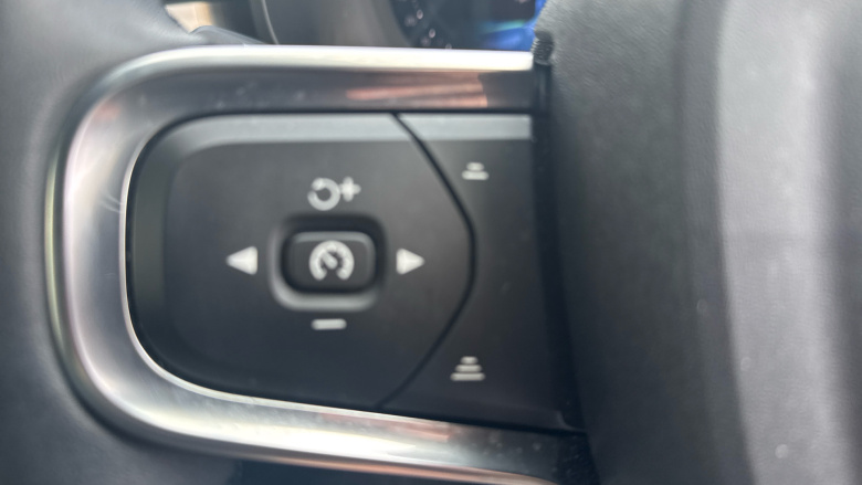 Volvo XC40 2.0 B3P Plus Black Edition 5dr Auto Petrol Estate